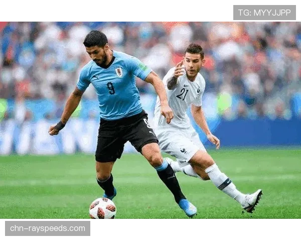 场边镜头:看台上出现前法国国脚纳斯里,观战老东家马赛比赛 场边镜头:看台上出现前法国国脚纳斯里,观战老东家马赛比赛